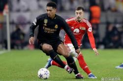 LOL决赛-马德利德比现抢球纠纷，皇马球迷热议