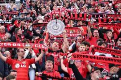 LOL赛事-球队打破不败纪录，创造历史佳绩