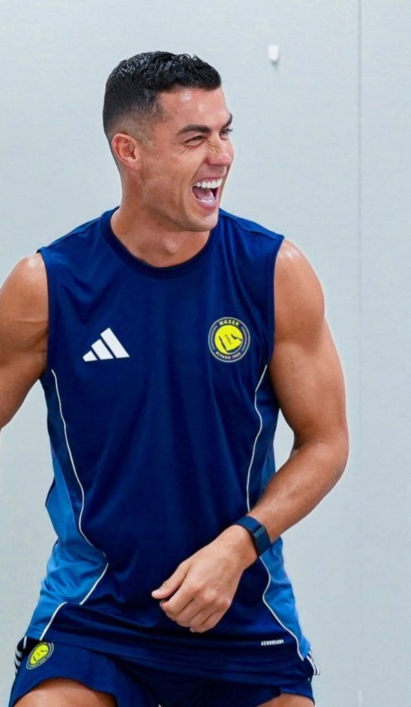 关于皇家马德里挣扎求胜:克里斯蒂亚诺罗纳尔多攻城拔寨的信息 关于皇家马德里挣扎求胜:克里斯蒂亚诺罗纳尔多攻城拔寨的信息