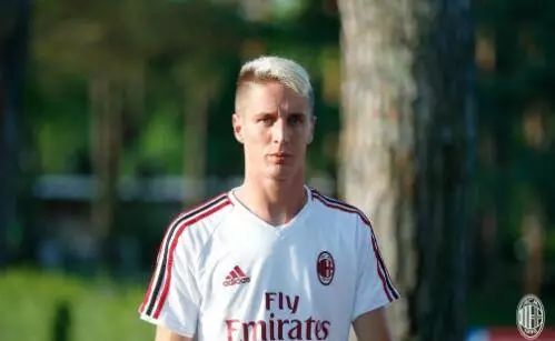 包含罗马门将伤愈复出,豪取连胜的词条 包含罗马门将伤愈复出,豪取连胜的词条