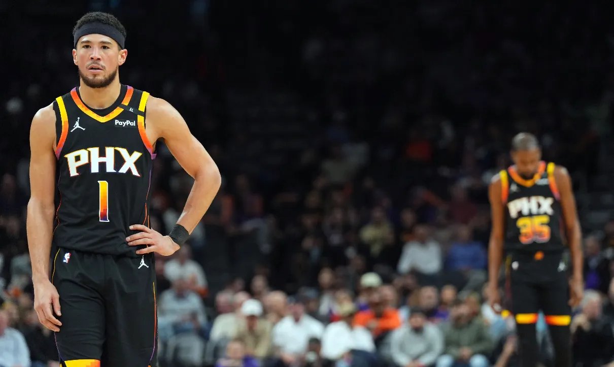 关于太阳大胜森林狼，布克独砍分创纪录的信息