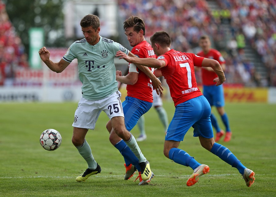 荷兰险胜拜仁，卡拉斯科刷新纪录的简单介绍