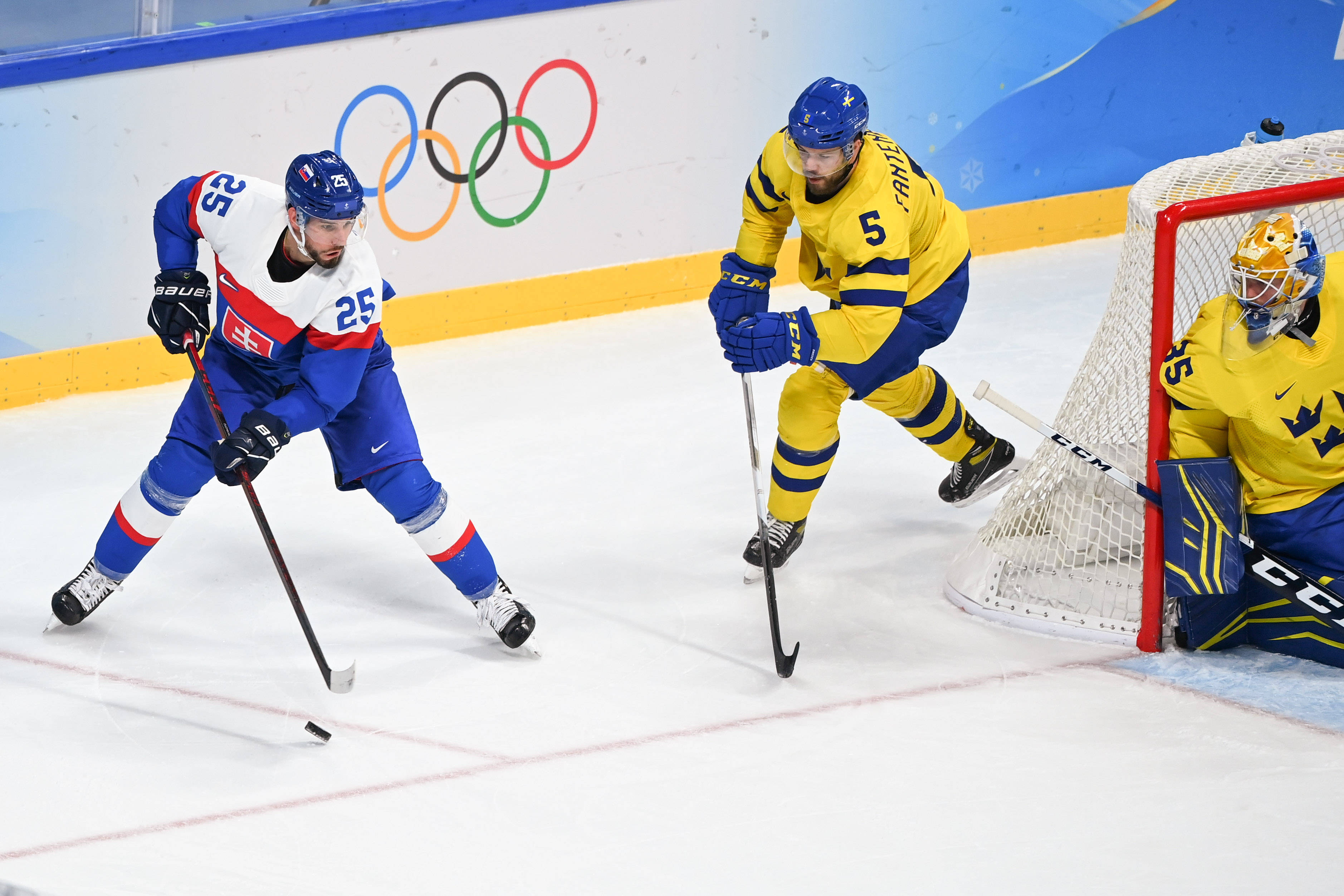 瑞典队轻取英格兰队,波尔带队取胜 瑞典队轻取英格兰队,波尔带队取胜