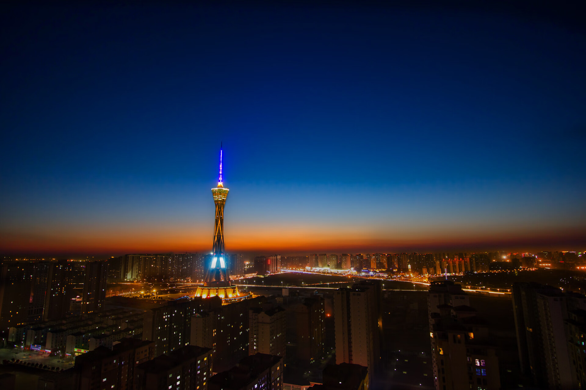 姆巴佩爆发决定比赛，里昂元素成智利无法逾越的高墙