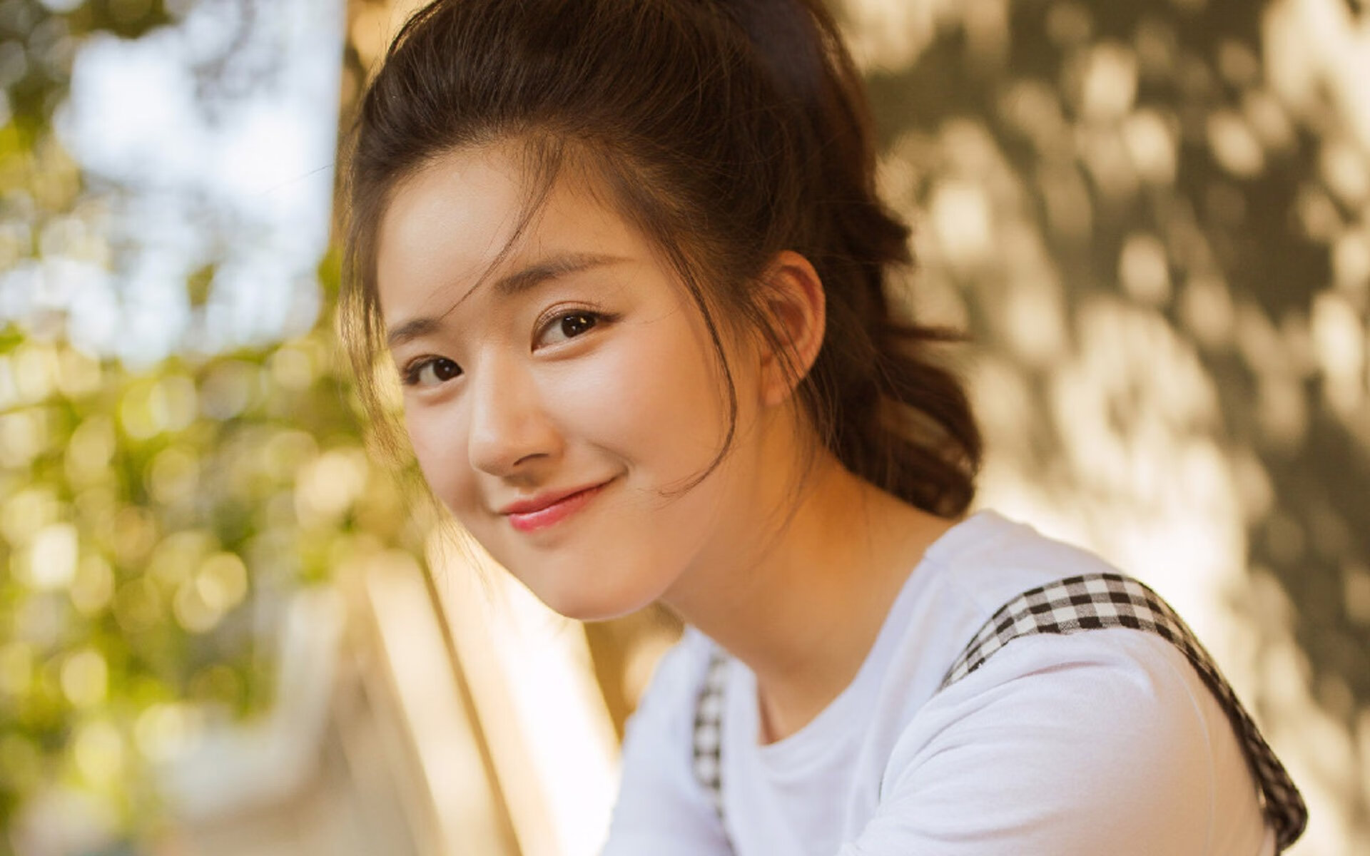 白袍将军一剑封喉！布克1.3秒斩落老鹰，魔术奏响逆袭序曲