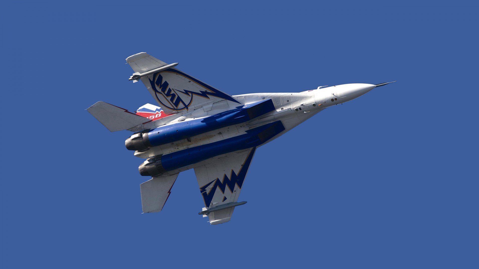 拉文关键先生闪耀，黄蜂终结骑士不败神话