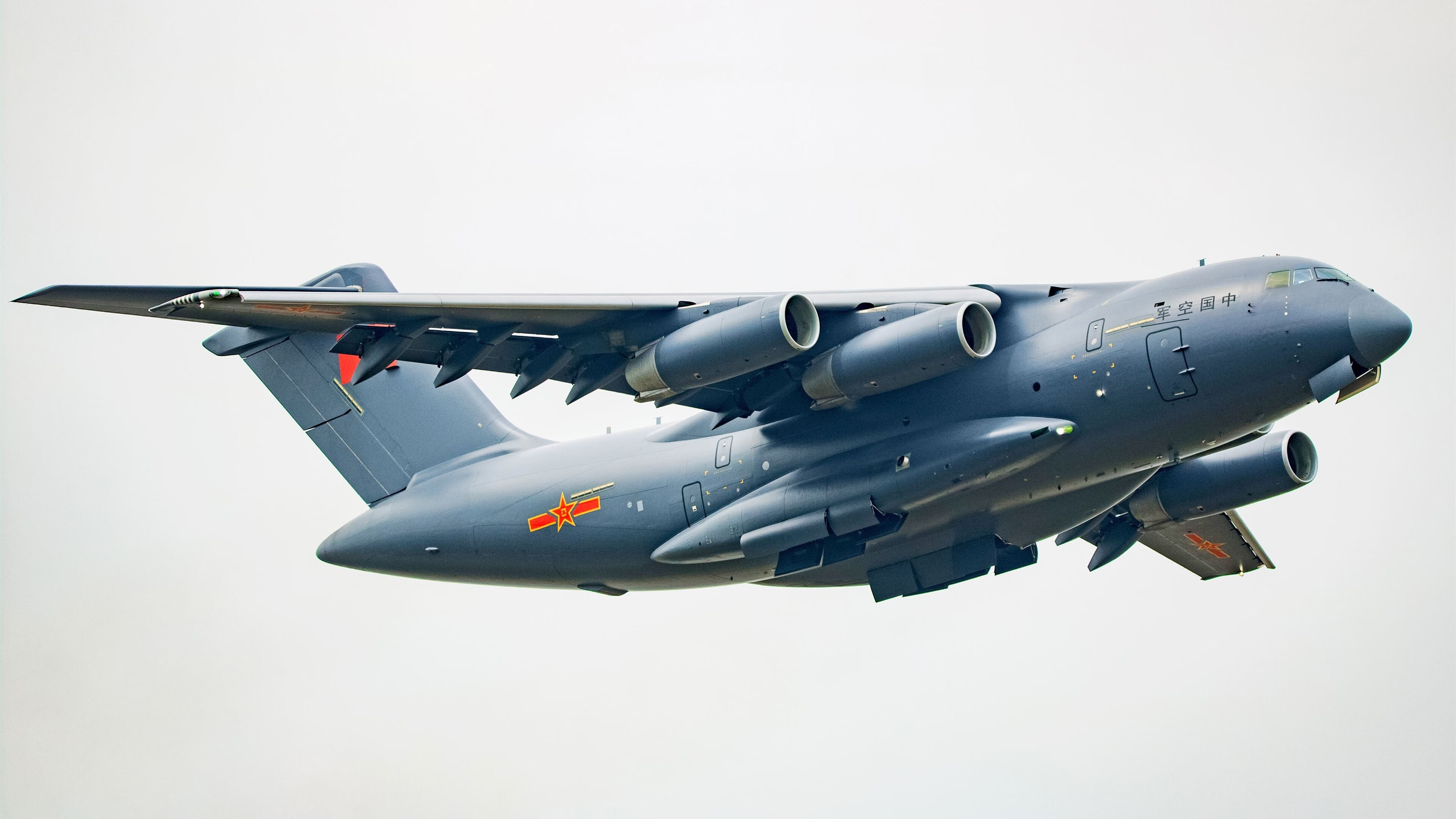 当雄鹿被鹰影笼罩,库里如何以关键之翼改写了天空的法则